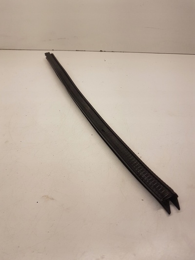 4G0839479B уплотнитель дверь левый задняя audi a6 c7 4g0839479 480