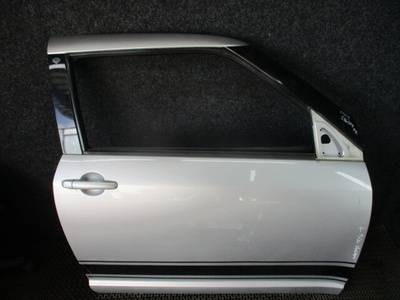 Дверь передняя правая Suzuki Swift 2005
