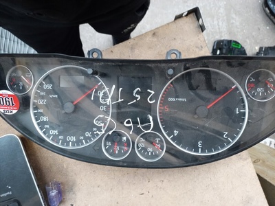 4B0920933GX часы спидометр audi