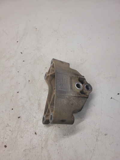 7L6399649D лапа опора кпп audi q7 4l