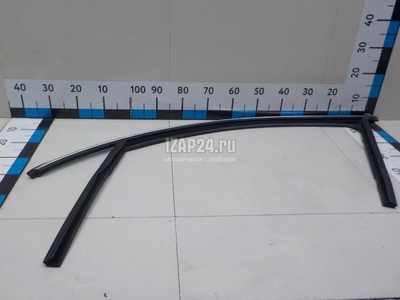 3T0837431E Направляющая стекла двери VAG Superb (2008 - 2015)