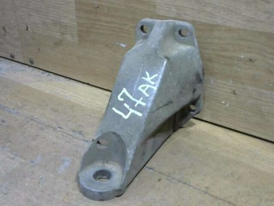 8D0399113AG Кронштейн КПП Audi A6 C5 (S6,RS6) 2001