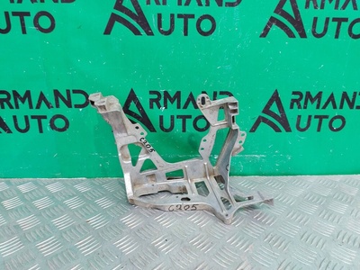 A2056225300 кронштейн фары Mercedes C-Class W205 2014-2021