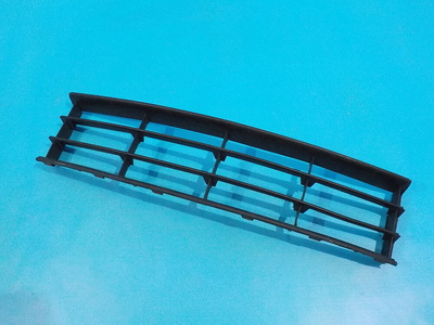1Z0853677C Решетка переднего бампера центральная SKODA Octavia A5 (1Z) 2004-2013