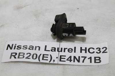 2536041L00 Концевик двери Nissan Laurel HC32 1985 25360-41L00