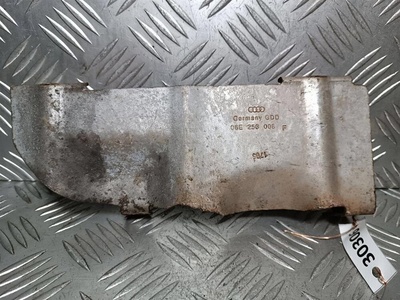 06E253008F Тепловой экран глушителя Audi A6 C6 2005-2008 2005