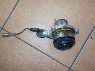 04L121011E насос радиатора a3 8v passat b8 2.0tdi 04l121011