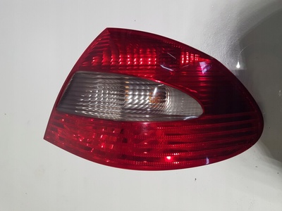 A20982016 мерседес clk w209 рестайлинг фара правая задняя