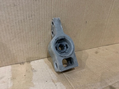 3C0199231E Опорный кронштейн Volkswagen Passat CC 2012