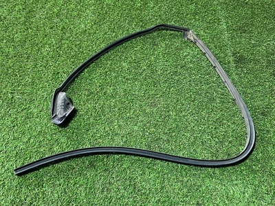 4g0839718 уплотнительная резинка Audi A6 C7 2012
