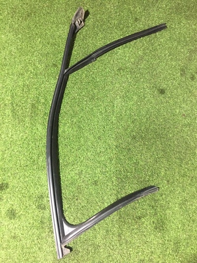 4G0837440 уплотнитель стекла двери Audi RS6 C7 2013