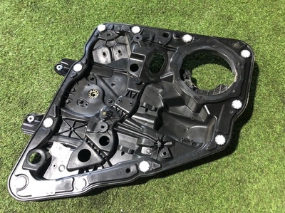 7p6839755A стеклоподъемник Volkswagen Touareg NF II 2 2012