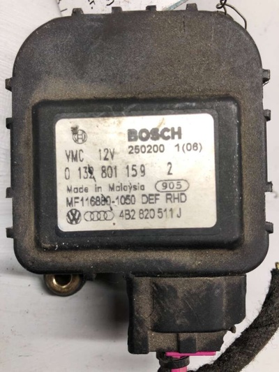 0132801159 Моторчик заслонки печки Audi A6 C5 (S6,RS6) 2002 BOSCH, , 4B2820511J