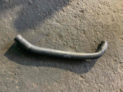 8a0121101c Патрубок охлаждения Audi 80 B4 1994