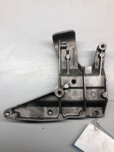 03G131159B Кронштейн впускного коллектора Audi A4 B7 2007