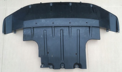 7L8825285 audi q7 4l крышка плита под двигатель
