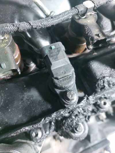0232103063 Датчик распредвала BOSCH. D5244T. Volvo XC70 2 2006