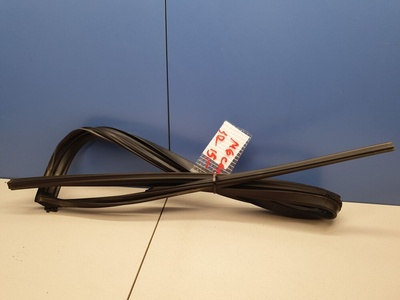 GHK172605G Уплотнитель стекла двери задний правый Mazda 6 GJ 2013-2019