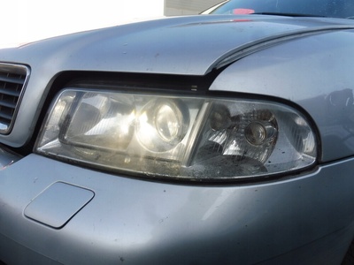 8D0941029AN фара valeo левый передняя ксенон audi a4 b5 рестайлинг