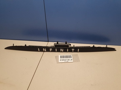 908185DA2A Накладка двери багажника Infiniti Q30 QX30 H15E 2015-