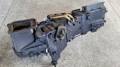 Обогреватель 1996 - 98 джип гранд cherokee zj 5.2l