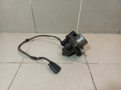 1J0612181B Насос вакуумный Volkswagen Golf 4