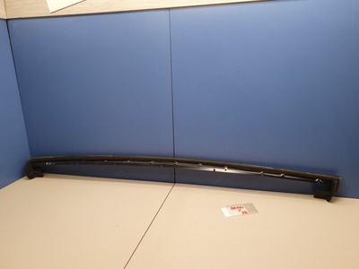 107208090D Накладка стекла задней правой двери Tesla Model X 2015-