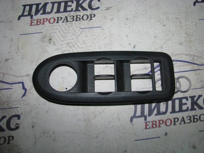 1580209 накладка блока управления стеклоподъемниками Ford Kuga 2008-2012 2011
