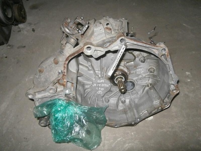 F235495775 КПП механическая (МКПП) Opel Zafira B 2005 F23 5495775