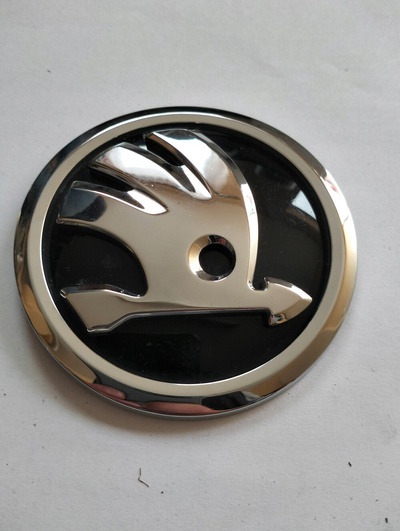3V0853621A skoda эмблема