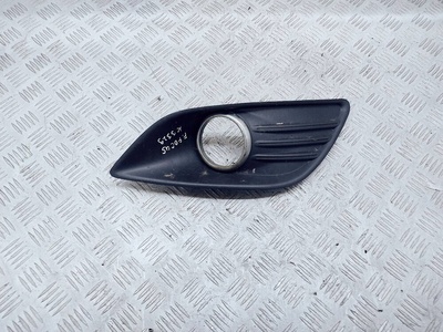 8M5119952 решетка в бампер правая Ford Focus 2 2009 8M51-19952