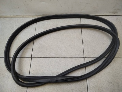 51717144839 Уплотнитель багажника bmw 1-серия E87/E81 2004-