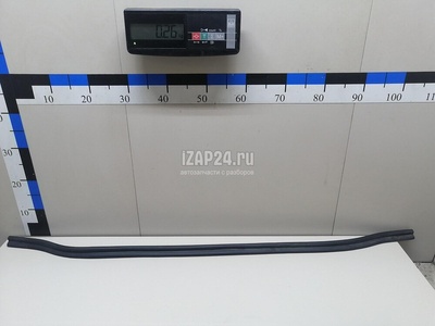6V0823723A Уплотнитель капота VAG Rapid (2013 - 2020)