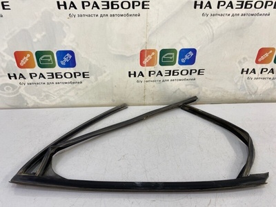 1743914 уплотнительная резинка стекла двери FORD Focus CB4 2007