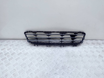 24460271 решетка в бампер Opel Astra H 2006