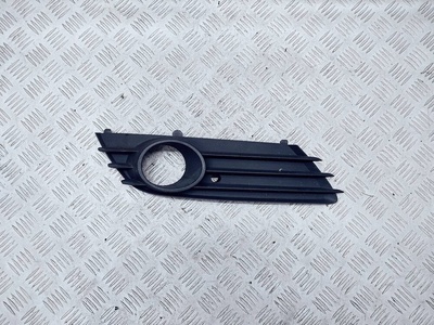 13126026 решетка в бампер правая Opel Astra H 2006