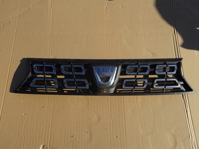 623103440R dacia duster ii решетка радиатора под камеру
