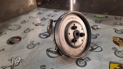 8D0145156F Насос гидроусилителя Audi A8 4D2