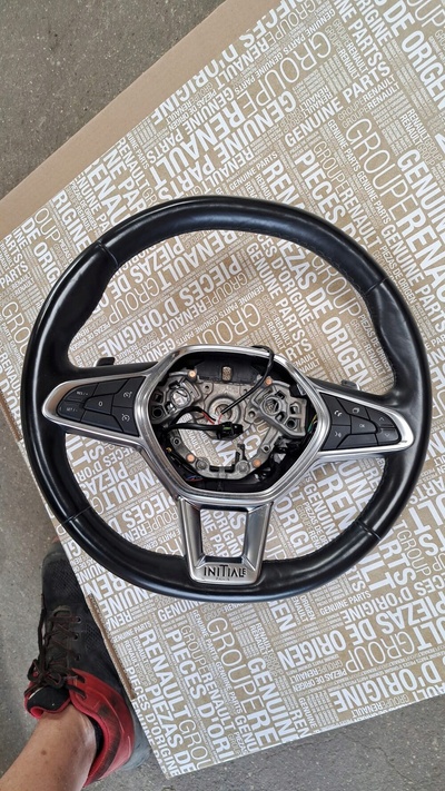 484006509R руль renault captur ii initiale