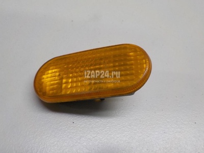 3B0949117B Повторитель на крыло желтый VAG Golf IV/Bora (1997 - 2005)