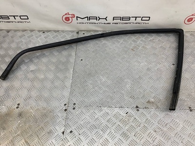 7701473081 уплотнительная резинка стекла Renault Scenic 1 (Megane) ja хэтчбек 1998 (1995-2003) , 44, <strong>-Б/У Детали сняты с АВТОМОБИЛЯ</strong>