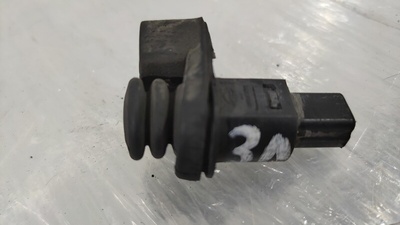 8573005111 Концевик двери Ssang Yong Musso 2000