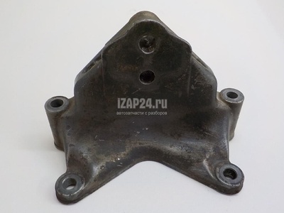 7L0399649D Кронштейн опоры КПП VAG Q7 [4L] (2005 - 2015)
