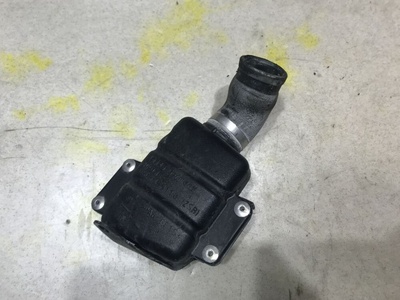 06C133911B Резонатор воздушного фильтра audi