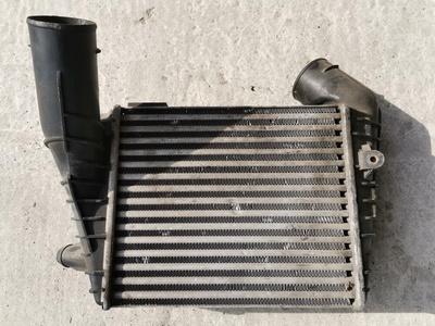 4a0145805j Интеркулер Audi S6 1996