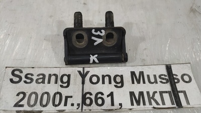 6481005000 Крепление двери багажника Ssang Yong Musso 2000