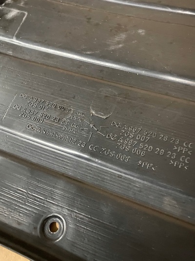A9675200023 крышка под двигатель мерседес atego
