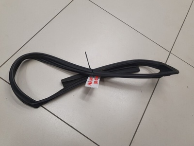 GHP958605D Уплотнитель стекла передней правой двери Mazda 6 GJ 2013-2019