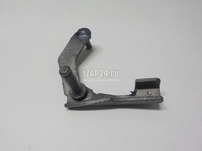 1J0711611B Кронштейн тяги КПП VAG A3 (8L1) (1996 - 2003)