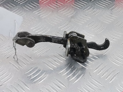 24413388 Ограничитель открывания двери передней Opel Corsa C (2000-2006) 2004 ,24413389